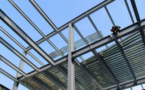 甘南甘南钢结构加工中的切割与钻孔精度控制要点